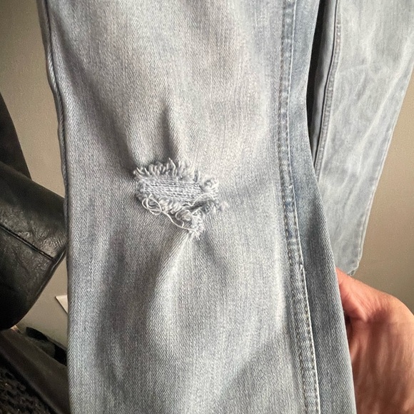 Levi's Light Wash Denim Jeans - Picture 4 of 5